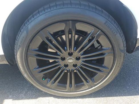 Used 2023 Land Rover Range Rover Autobiography image 27