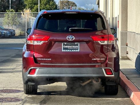 Used 2017 Toyota Highlander Limited image 5