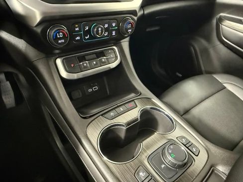 Used 2023 GMC Acadia SLT FWD image 23