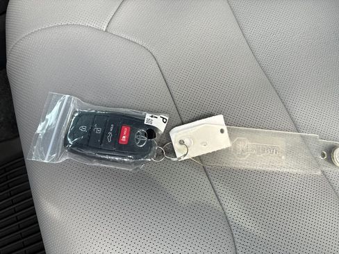 New 2026 Toyota Tundra Limited AWD/4WD image 54