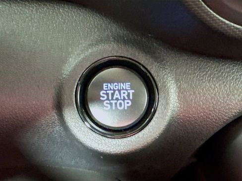 Certified 2025 Hyundai Venue Limited image 34