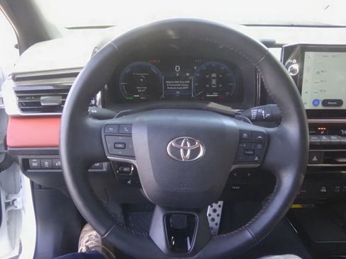 Used 2025 Toyota Camry XSE image 9