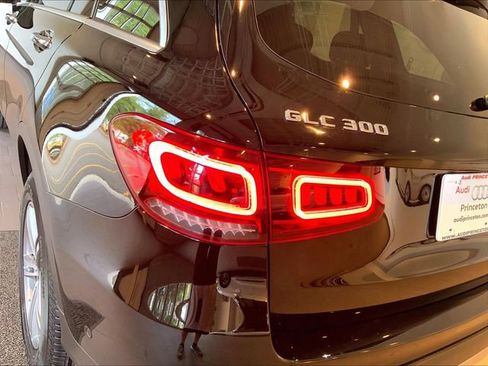 Used 2022 Mercedes-Benz GLC 300 4MATIC image 29