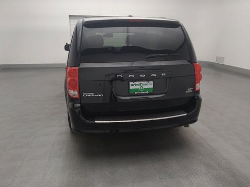 Used 2019 Dodge Grand Caravan SXT image 6