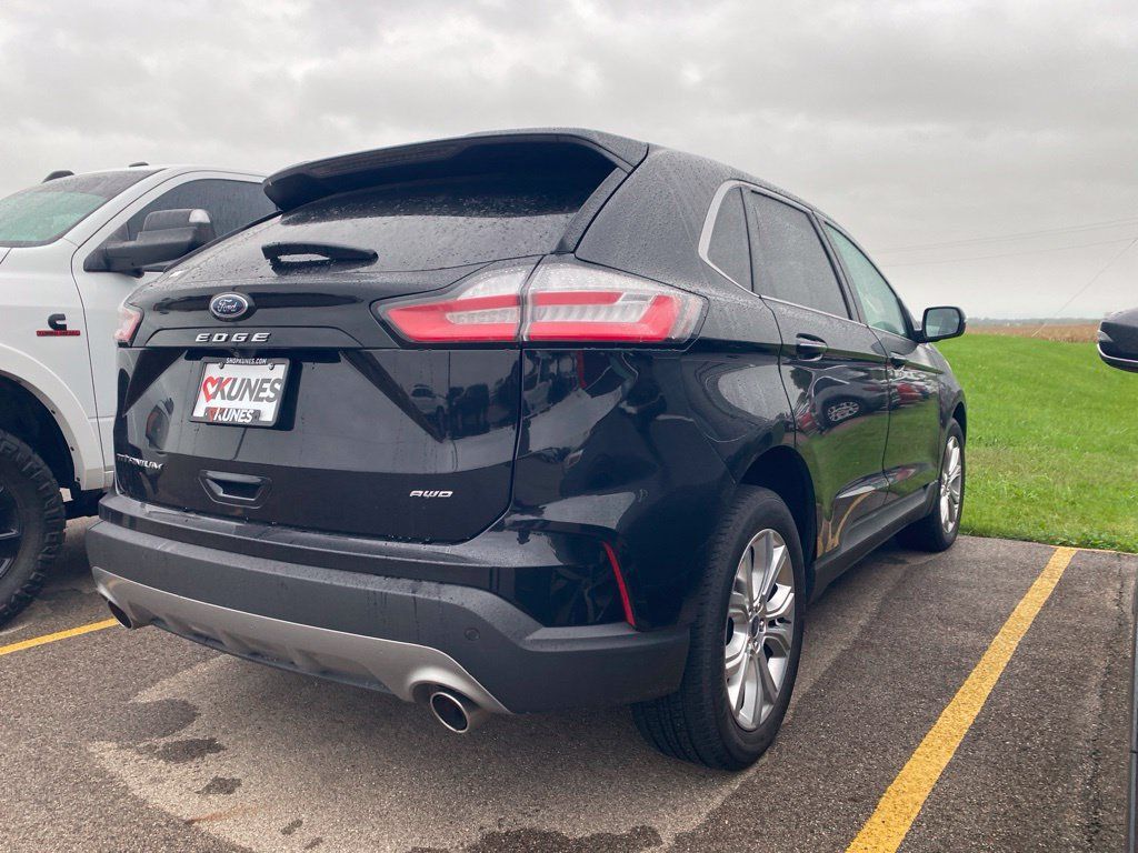 Used 2022 Ford Edge Titanium w/ Equipment Group 301A AWD/4WD image 9