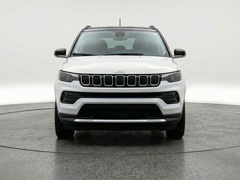 Used 2025 Jeep Compass Limited image 2