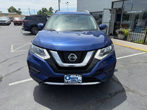 Used 2018 Nissan Rogue SV AWD/4WD image 2