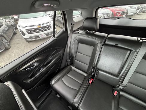 Used 2024 GMC Terrain SLT AWD/4WD image 40