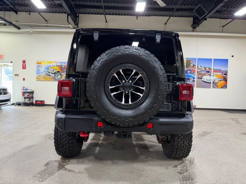 Used 2024 Jeep Wrangler Unlimited Rubicon image 6