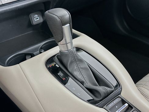 Used 2023 Honda HR-V LX image 24