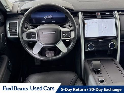 Used 2024 Land Rover Discovery S image 26