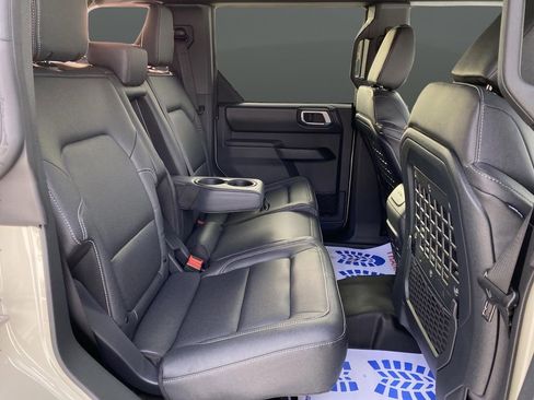 New 2025 Ford Bronco Badlands w/ Sasquatch Package image 42