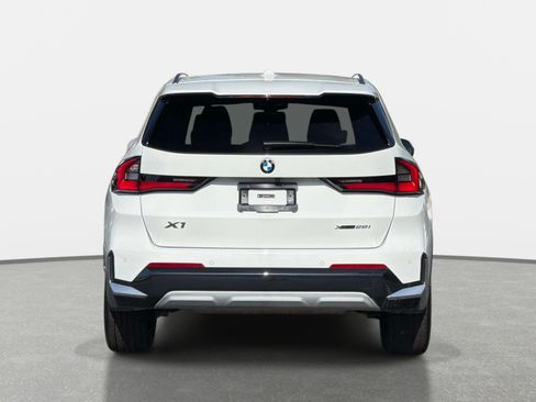 Used 2026 BMW X1 xDrive28i AWD/4WD image 4