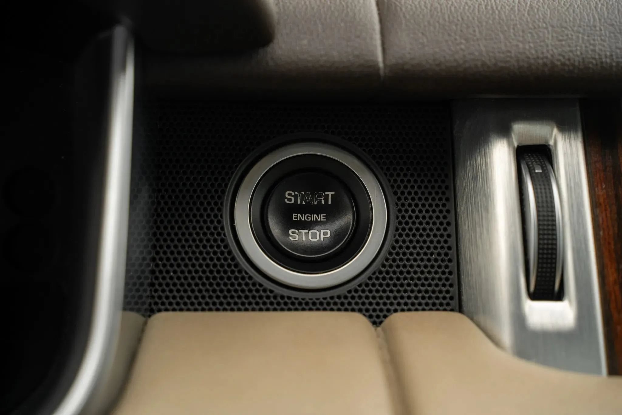 Used 2016 Land Rover Range Rover AWD/4WD image 31