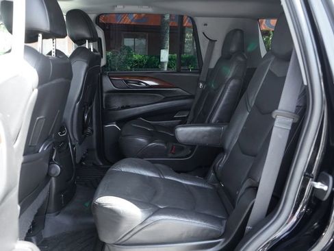 Used 2019 Cadillac Escalade Premium Luxury RWD image 43
