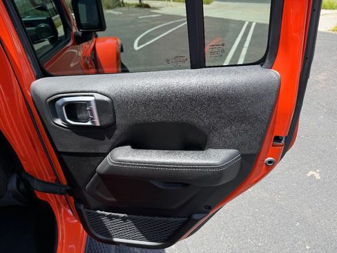 Used 2023 Jeep Wrangler Unlimited Sahara AWD/4WD image 19