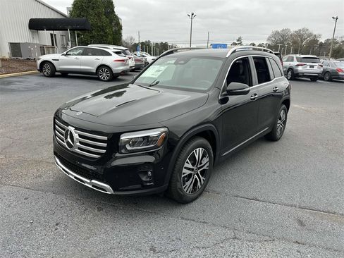 New 2025 Mercedes-Benz GLB 250 image 3