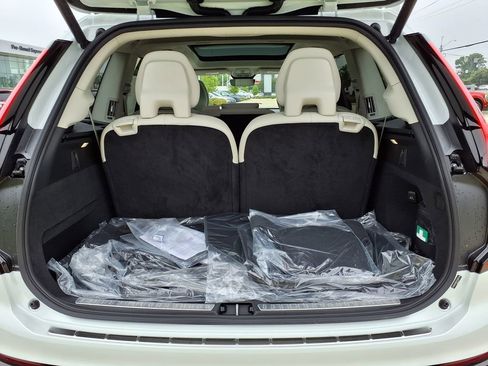 New 2026 Volvo XC90 B6 Ultra w/ Lounge Package AWD/4WD image 9