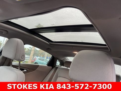 Used 2017 Chevrolet Malibu LT image 23