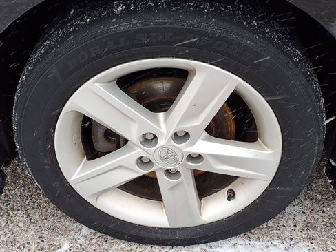 Used 2014 Toyota Camry L image 8