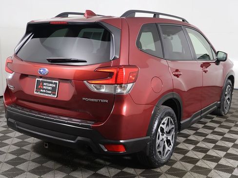Used 2021 Subaru Forester Premium AWD/4WD image 11