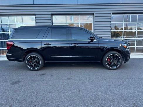 Used 2023 Ford Expedition Max Limited RWD image 2