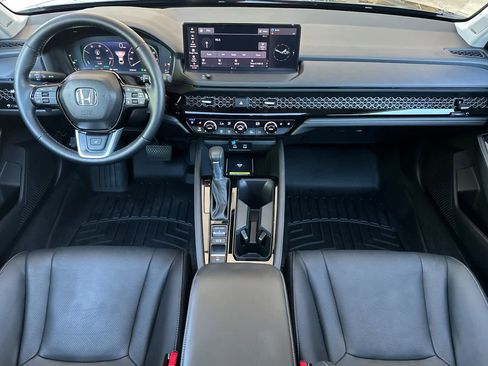 Used 2025 Honda Accord Touring image 3