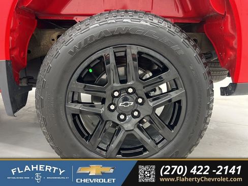 Used 2024 Chevrolet Silverado 1500 Custom w/ Turbomax Blackout Package image 18