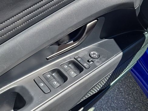 Used 2025 Hyundai Elantra Sport FWD image 18