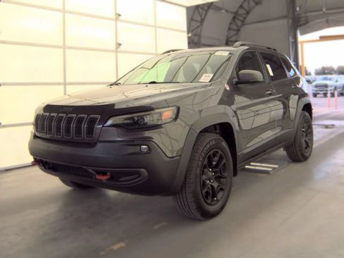 Used 2021 Jeep Cherokee Trailhawk w/ Trailer Tow Group AWD/4WD image 1