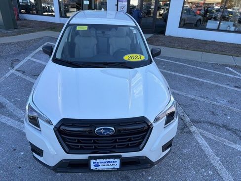 Used 2023 Subaru Forester Base image 14