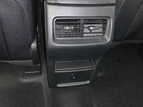 New 2024 Ford Edge SE image 9