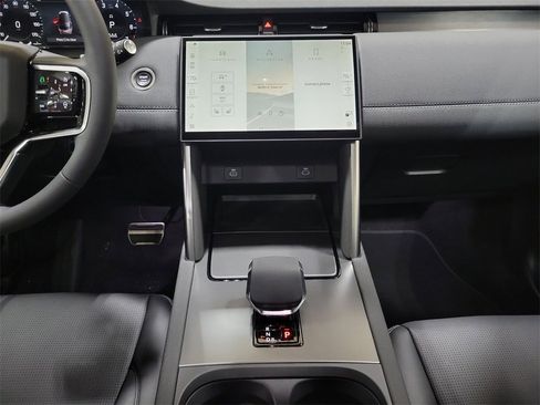 New 2024 Land Rover Discovery Sport Dynamic SE image 26