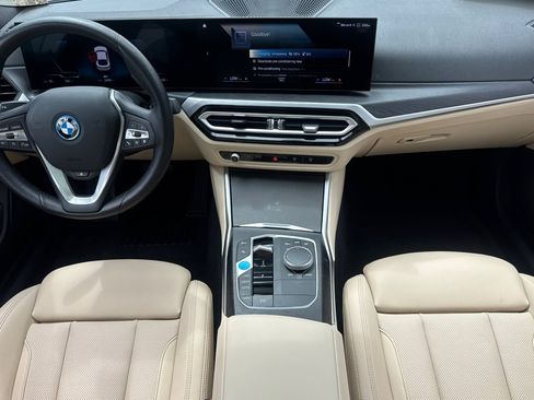 Used 2023 BMW i4 eDrive35 w/ Premium Package RWD image 15