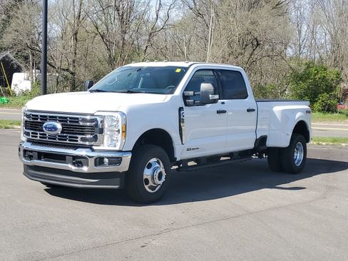 New 2026 Ford F350 XLT AWD/4WD image 2