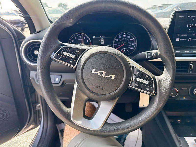 Used 2024 Kia Forte LXS w/ LXS Technology Package FWD image 19