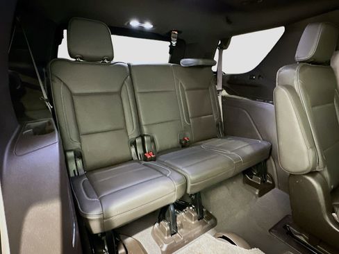Used 2021 GMC Yukon Denali w/ LPO, Illumination Package RWD image 30