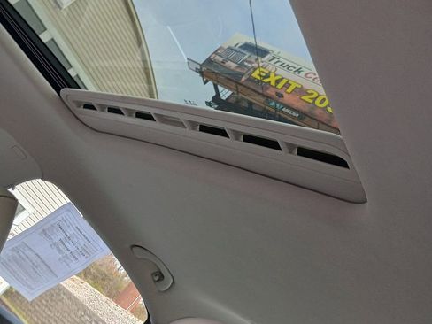 Used 2018 Volkswagen Passat 2.0T SE image 15