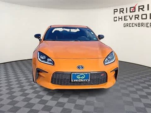 Used 2023 Toyota GR86 10th Anniversary SE image 3