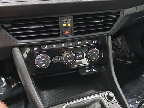 Used 2023 Volkswagen Jetta SE FWD image 24