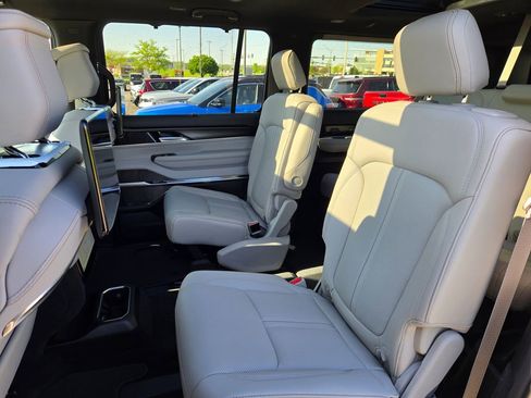 New 2026 Jeep Grand Wagoneer L Summit w/ Rear Seat Video Group I AWD/4WD image 29
