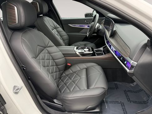Certified 2025 BMW 740i xDrive image 15