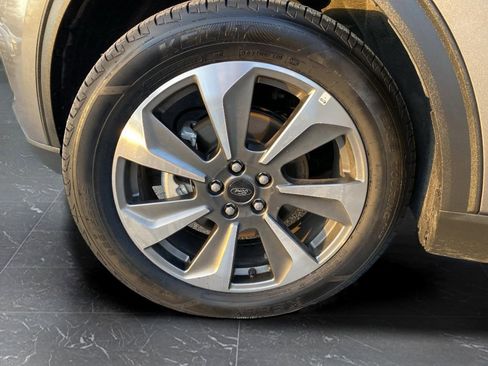 Certified 2025 Ford Escape Platinum image 44