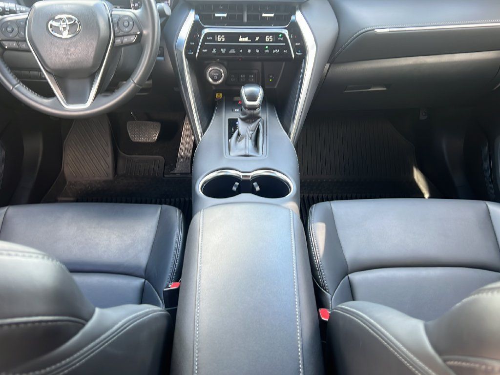 Used 2023 Toyota Venza XLE AWD/4WD image 15