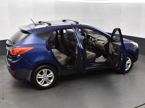 Used 2011 Hyundai Tucson GLS FWD image 6