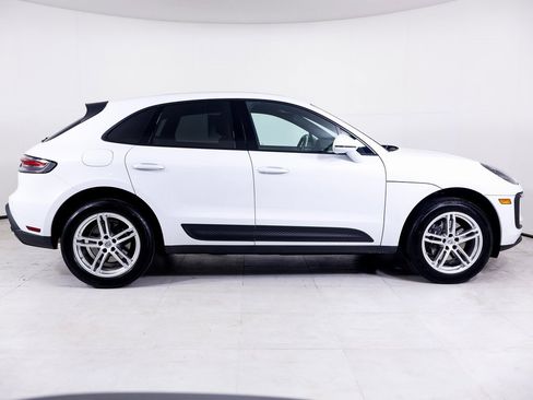 Used 2025 Porsche Macan image 26