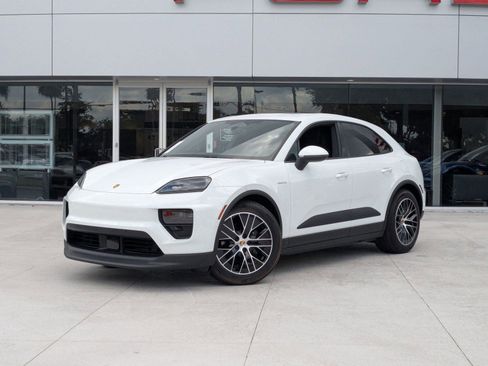 Used 2025 Porsche Macan Electric RWD image 1