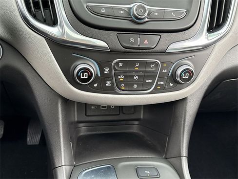 Used 2023 Chevrolet Equinox LT image 17