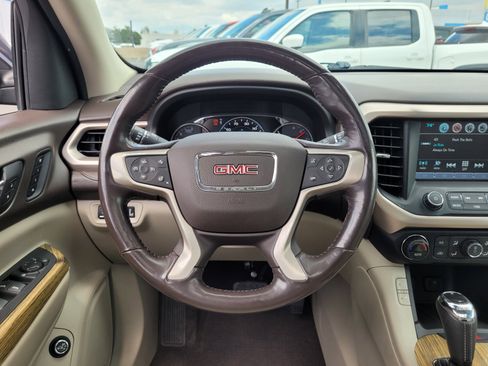 Used 2018 GMC Acadia Denali w/ Technology Package FWD image 18