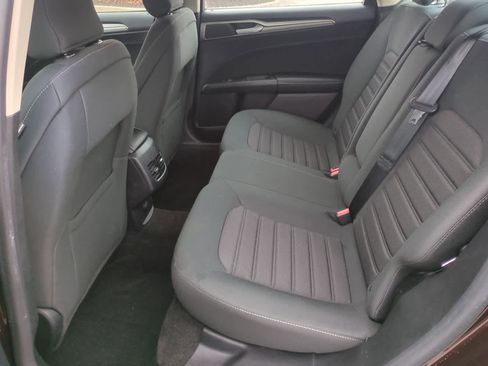 Used 2019 Ford Fusion SE image 19